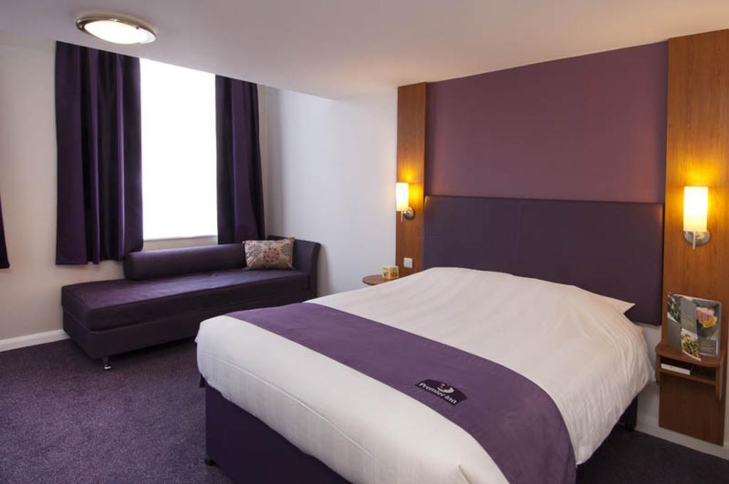 Premier Inn Rochdale Exterior photo