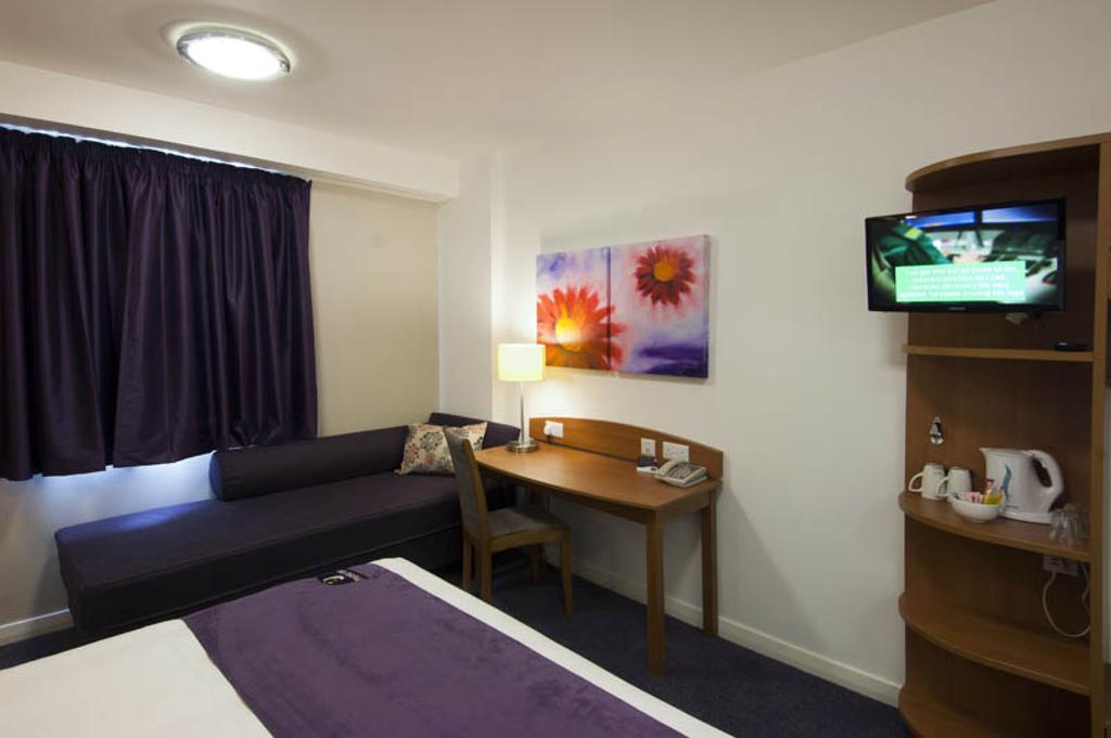 Premier Inn Rochdale Exterior photo